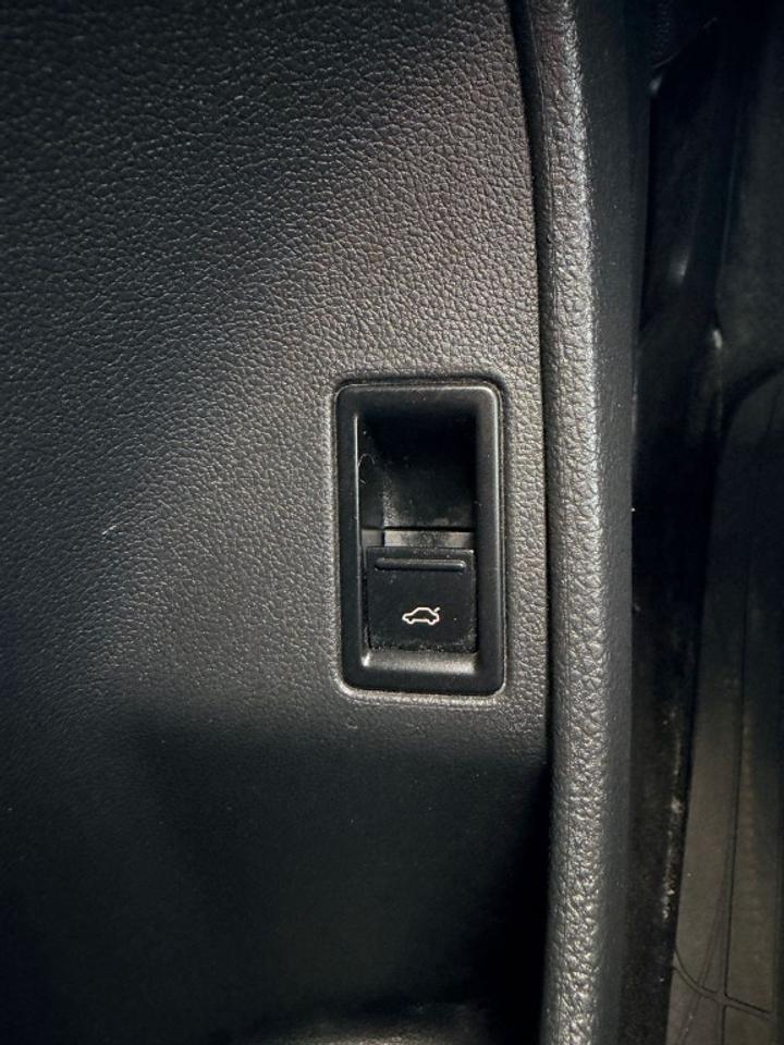 2013 Volkswagen Jetta Sedan 4dr 2.5L  Sportline Photo