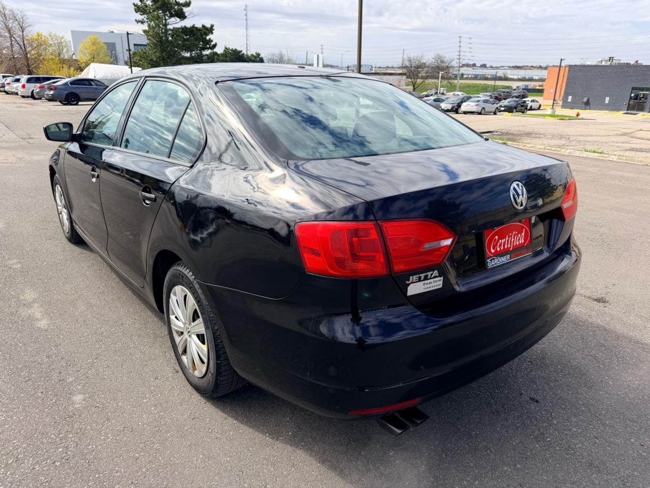 2013 Volkswagen Jetta Sedan 4dr 2.5L  Sportline Photo