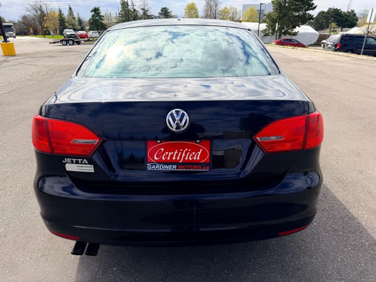 2013 Volkswagen Jetta Sedan 4dr 2.5L  Sportline Photo