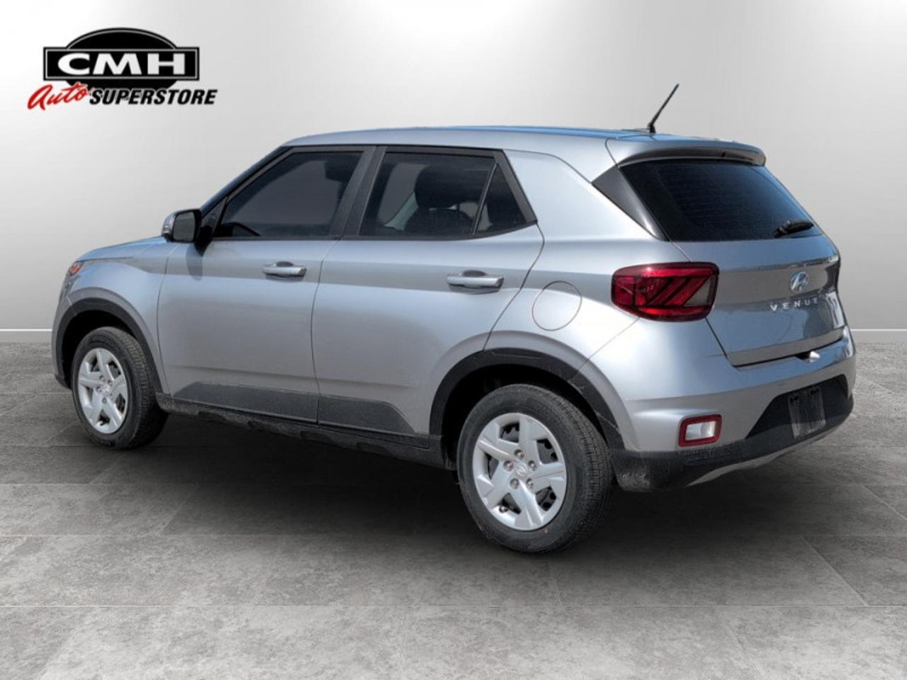 2023 Hyundai Venue Essential  *CLEAN CARFAX - LOW KMS* Photo3