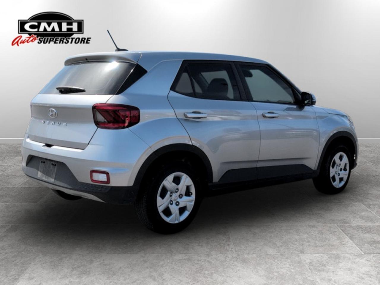 2023 Hyundai Venue Essential  *CLEAN CARFAX - LOW KMS* Photo