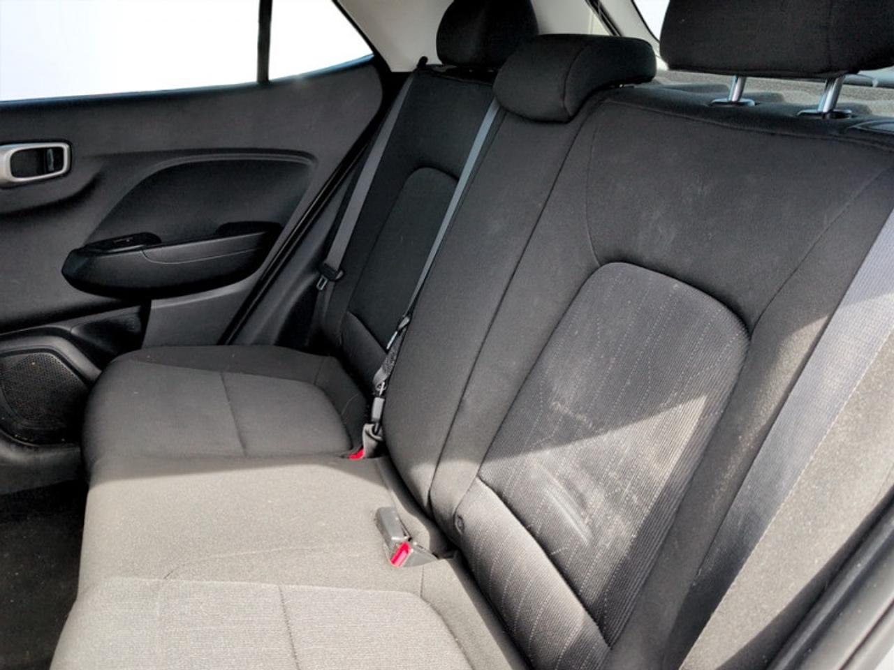 2023 Hyundai Venue Essential  *CLEAN CARFAX - LOW KMS* Photo