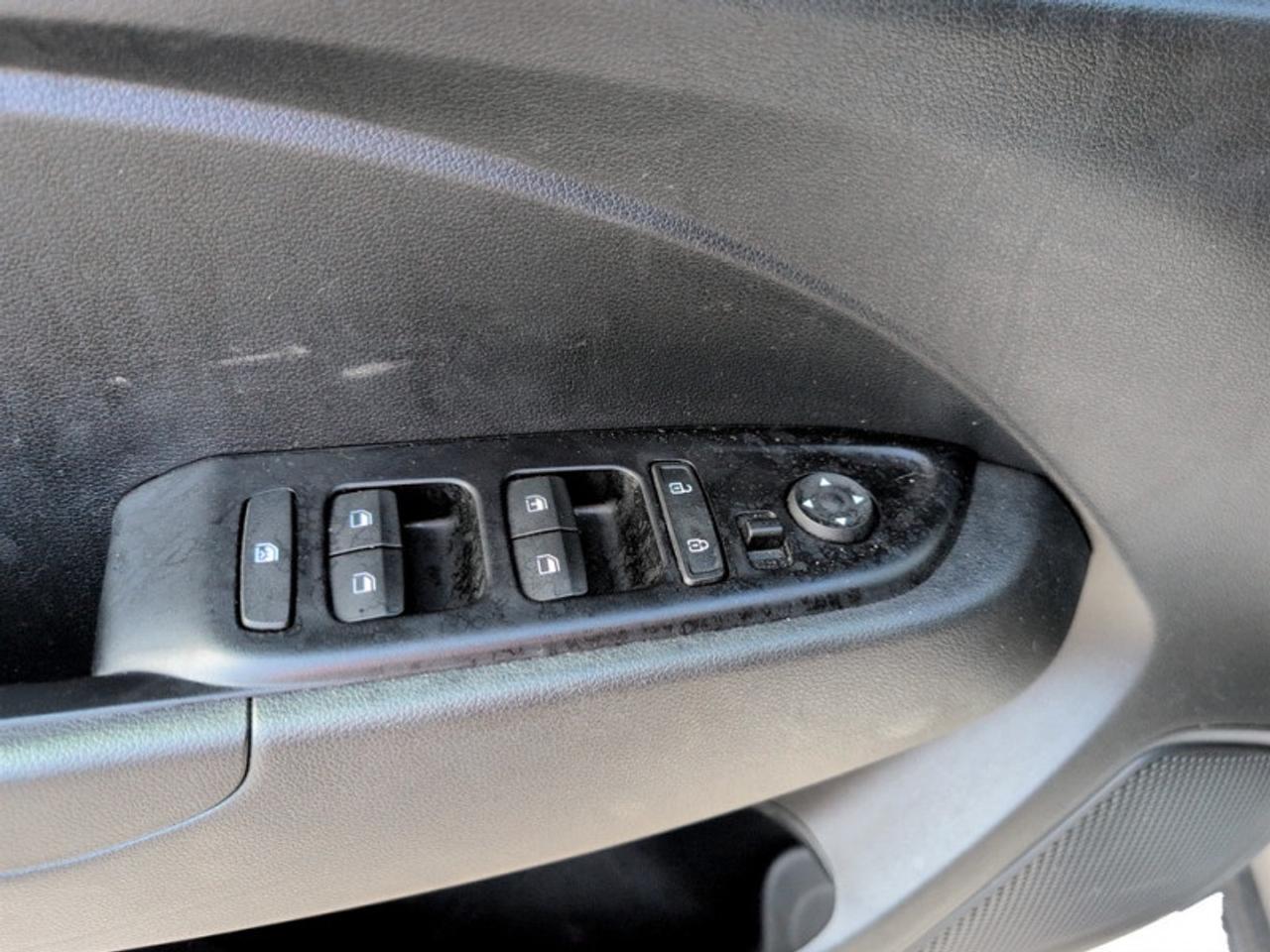 2023 Hyundai Venue Essential  *CLEAN CARFAX - LOW KMS* Photo