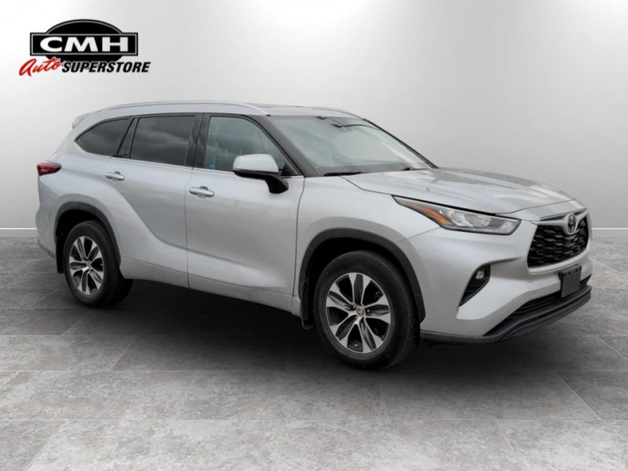 2021 Toyota Highlander XLE  **LOW KMS - CLEAN CARFAX** Photo