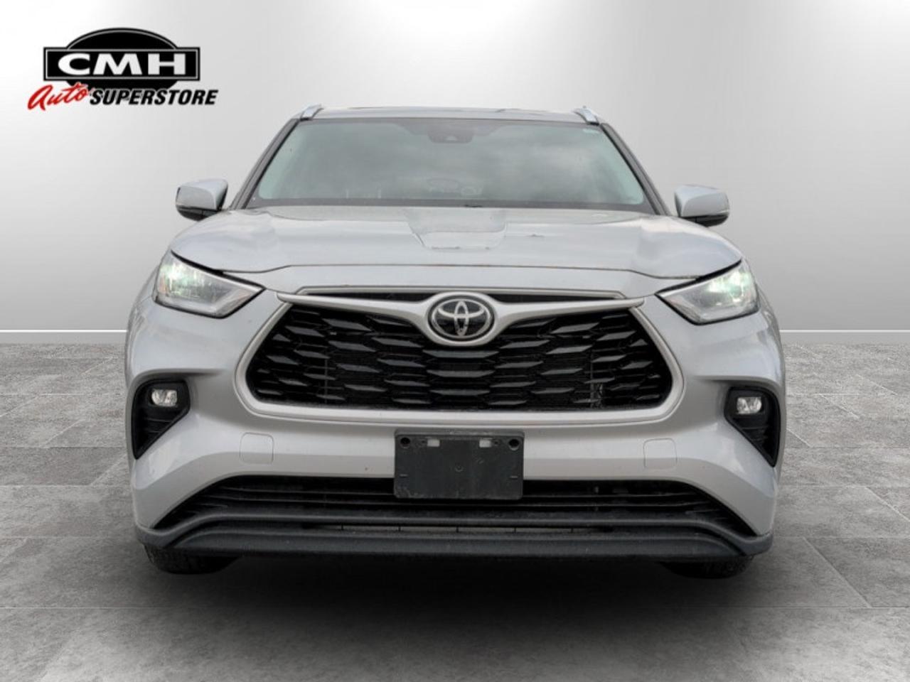 2021 Toyota Highlander XLE  **LOW KMS - CLEAN CARFAX** Photo