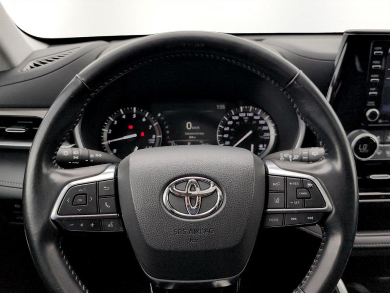 2021 Toyota Highlander XLE  **LOW KMS - CLEAN CARFAX** Photo