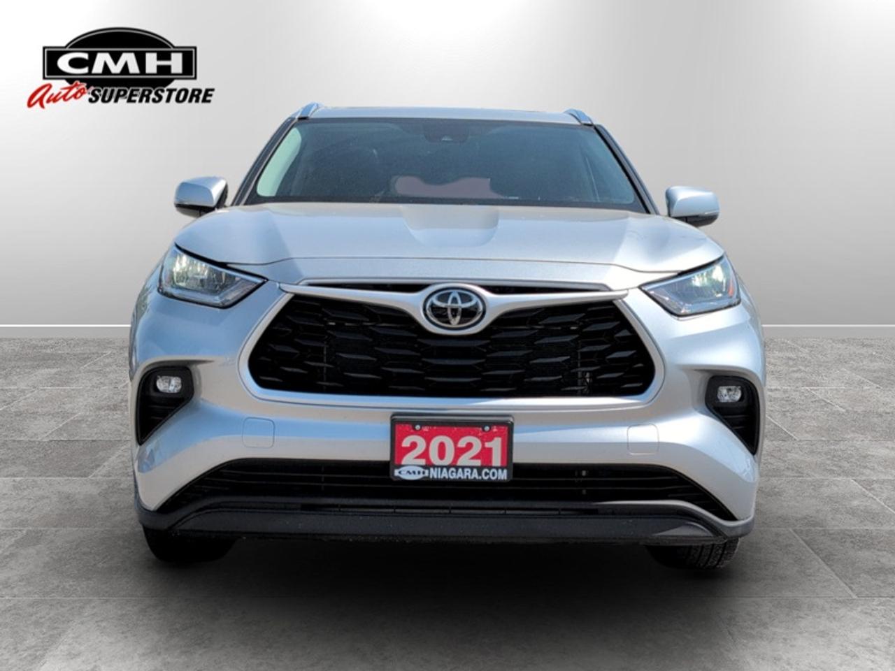 2021 Toyota Highlander XLE  **LOW KMS - CLEAN CARFAX** Photo