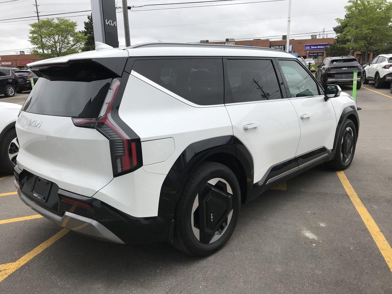 2026 Kia EV9 Land w-Plus Package AWD Photo