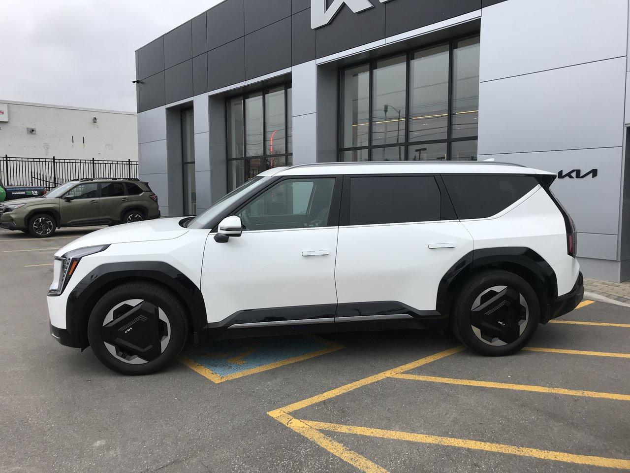 2026 Kia EV9 Land w-Plus Package AWD Photo