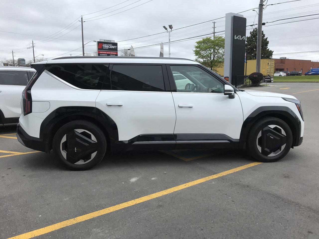 2026 Kia EV9 Land w-Plus Package AWD Photo