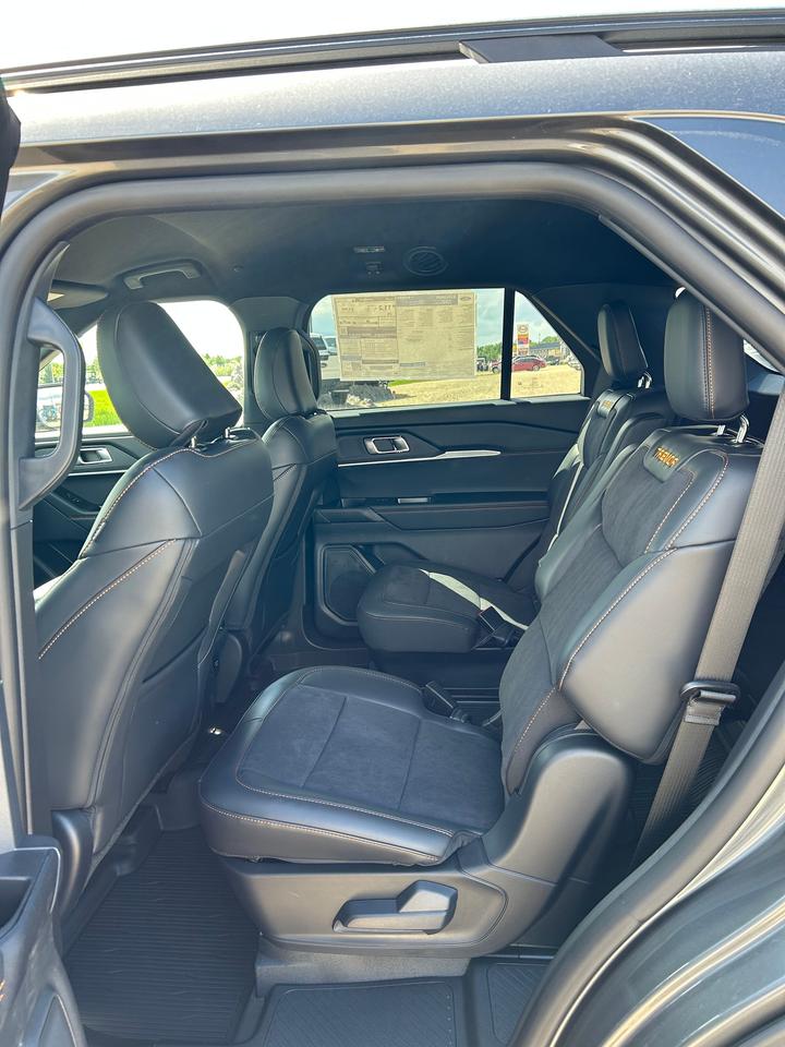 2026 Ford Explorer TREMOR 4WD 800A Photo5