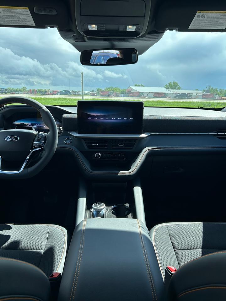 2026 Ford Explorer TREMOR 4WD 800A Photo5