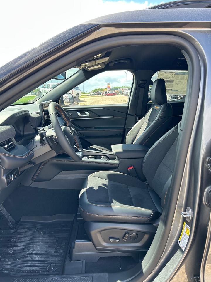 2026 Ford Explorer TREMOR 4WD 800A Photo5