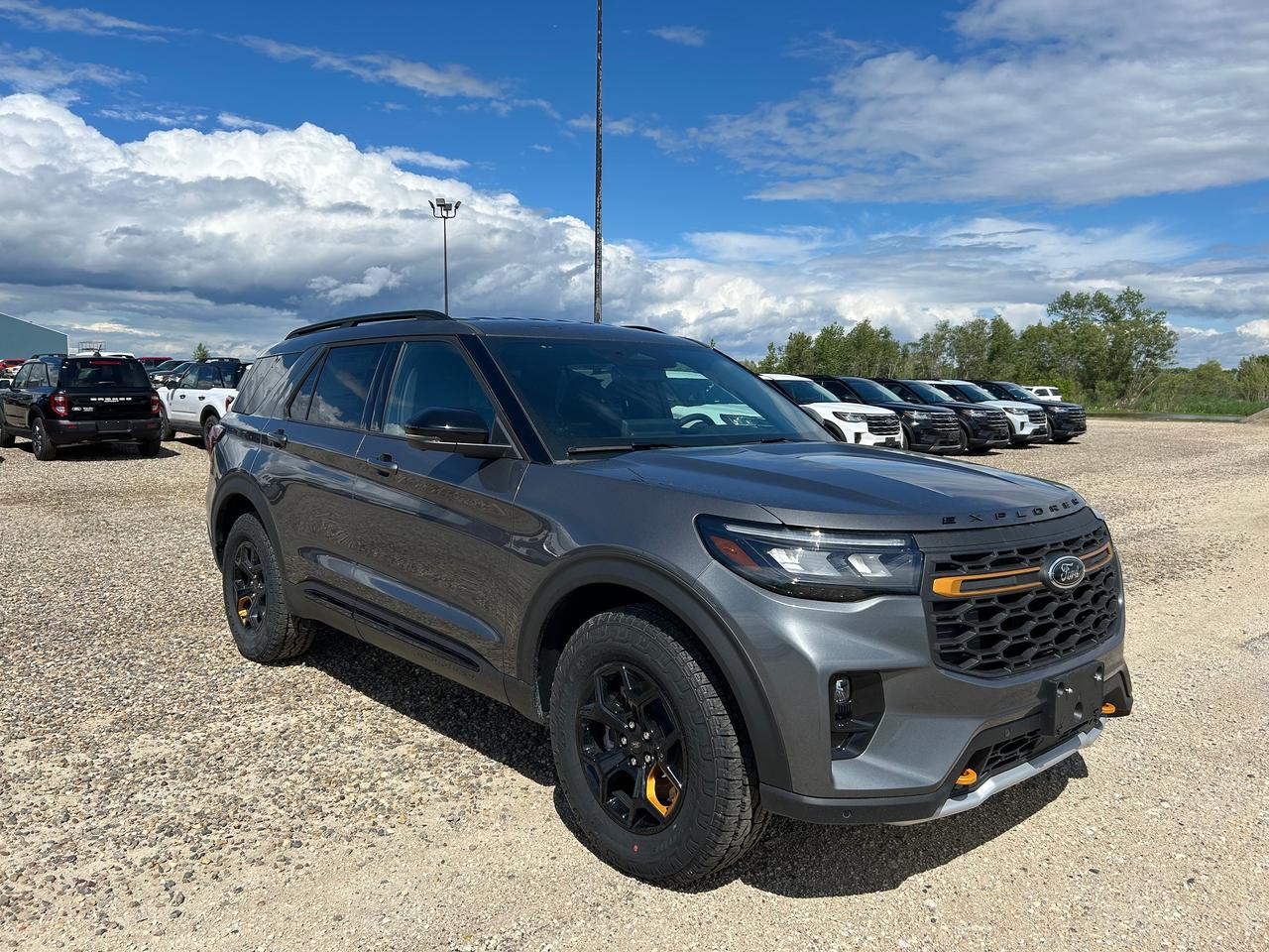 2026 Ford Explorer TREMOR 4WD 800A Photo2