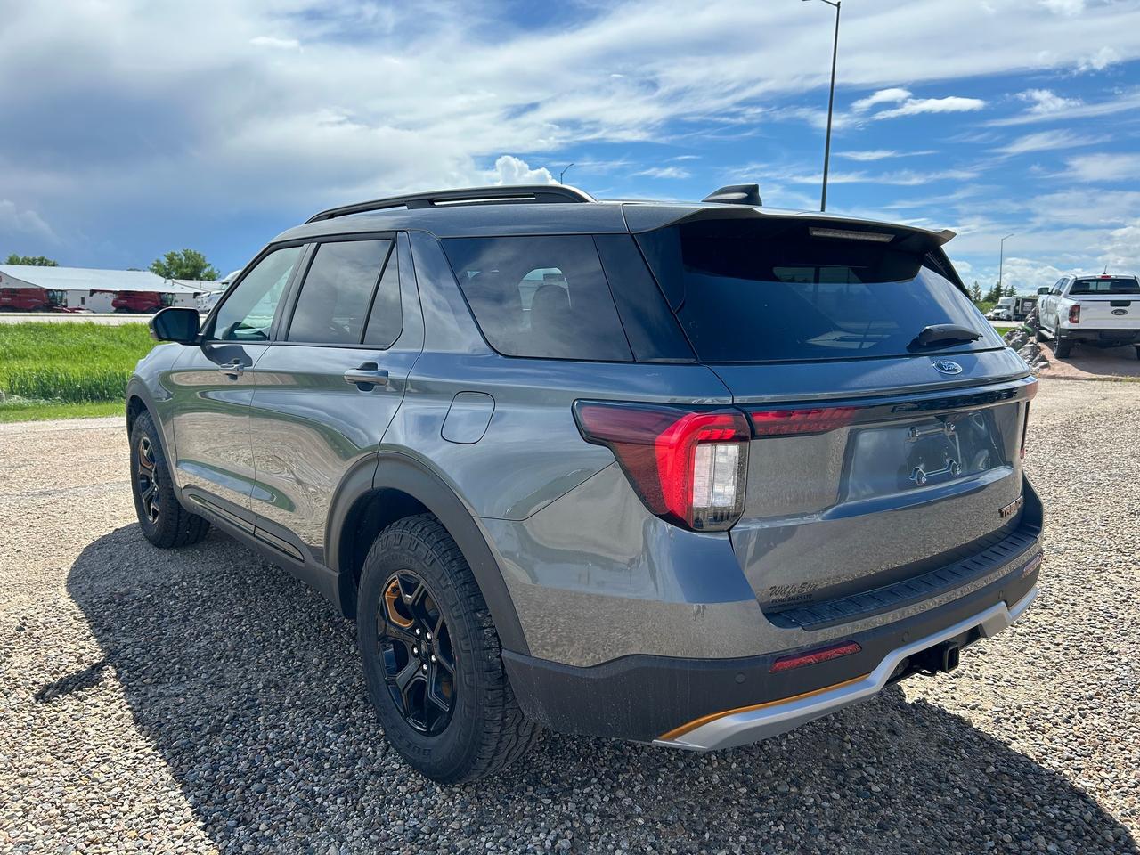 2026 Ford Explorer TREMOR 4WD 800A Photo5
