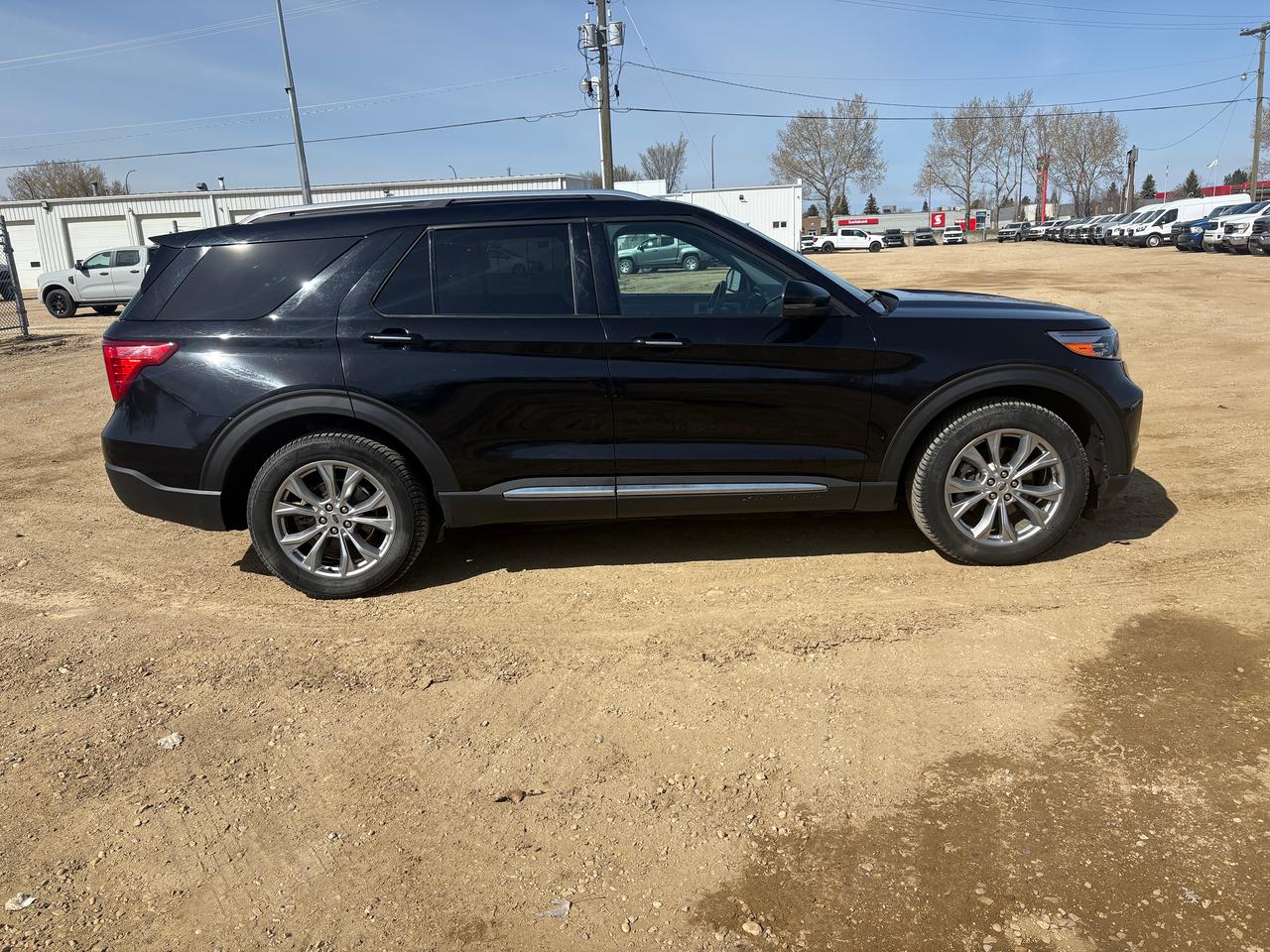 2022 Ford Explorer LIMITED Photo3