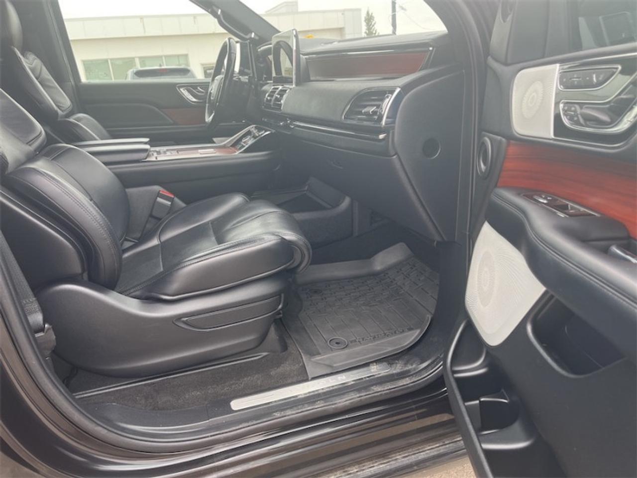 2021 Lincoln Navigator NAVIGATOR   - Navigation Photo5