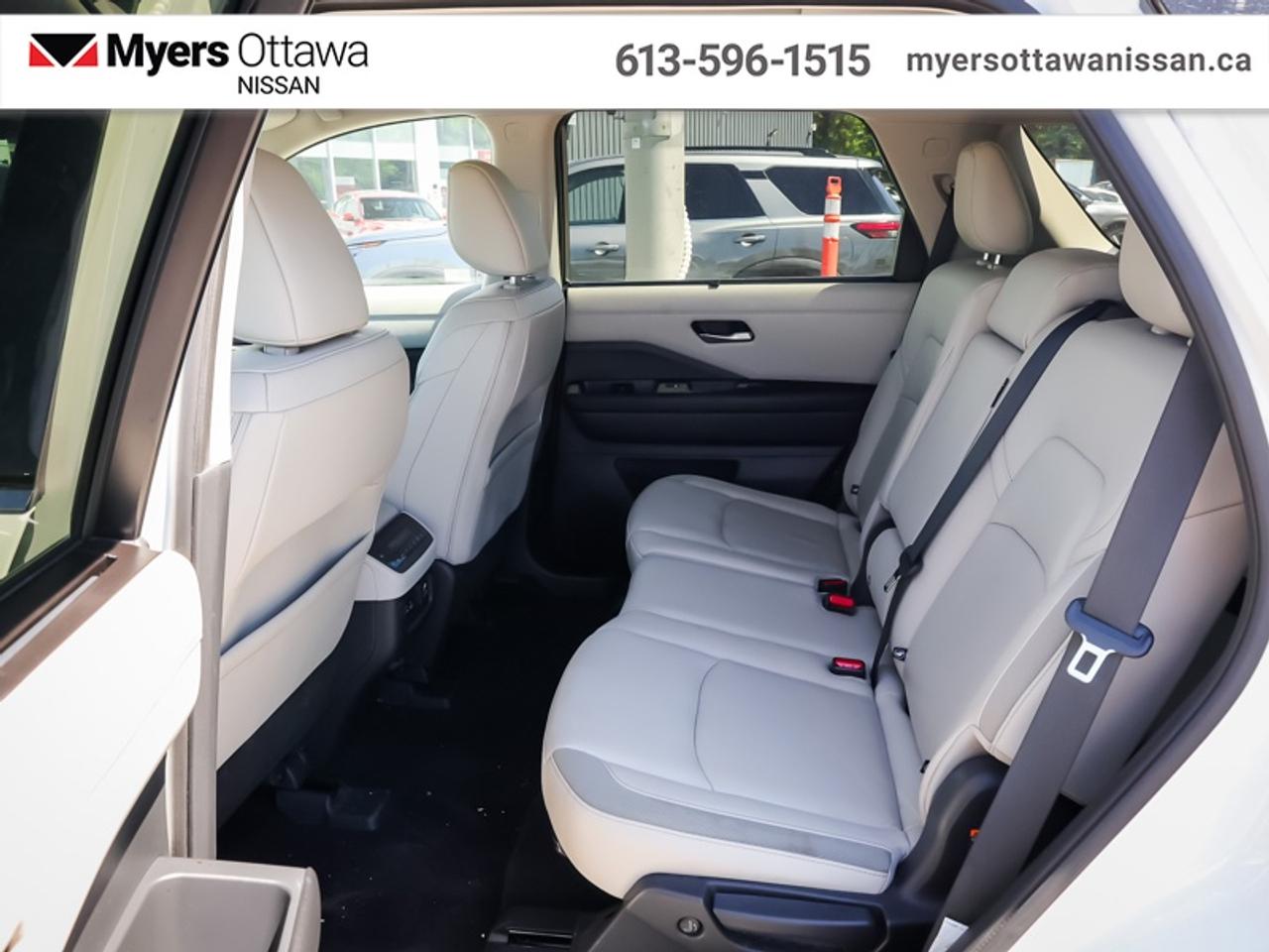 2023 Nissan Pathfinder SL  - Sunroof -  Navigation Photo