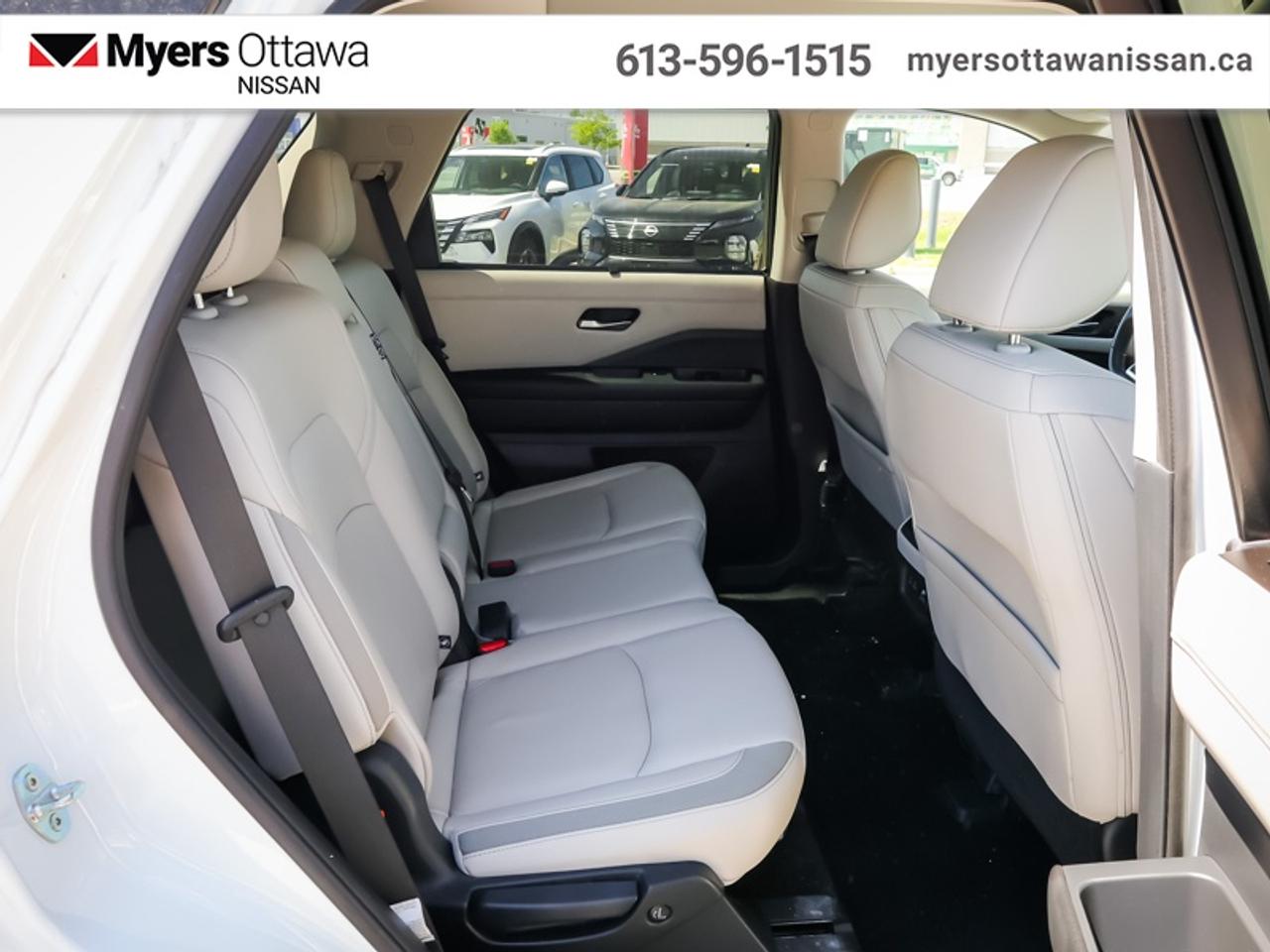 2023 Nissan Pathfinder SL  - Sunroof -  Navigation Photo