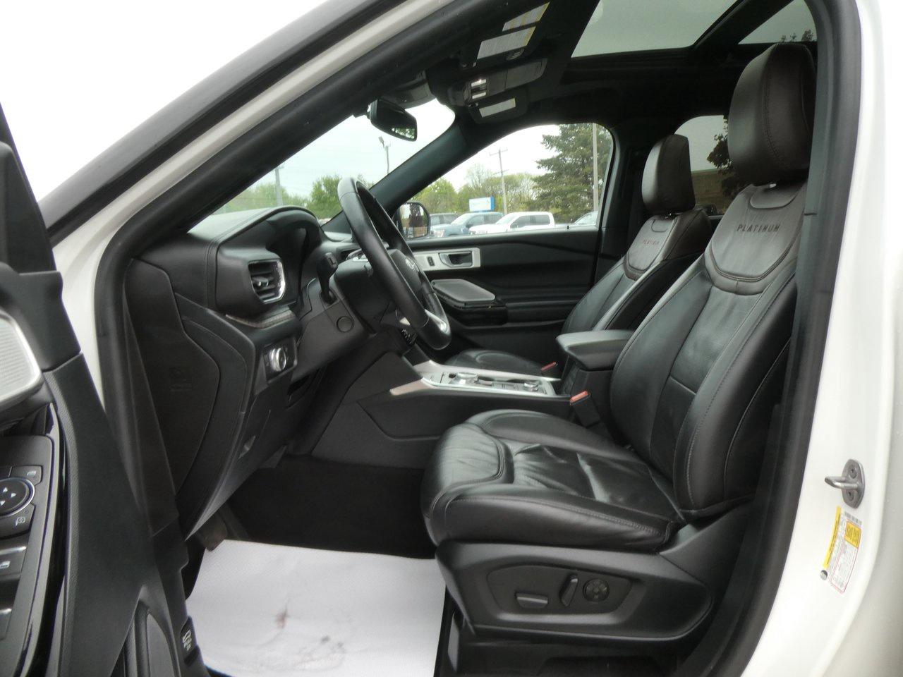2022 Ford Explorer Platinum | Heated Seats | Backup Cam | Nav | Photo