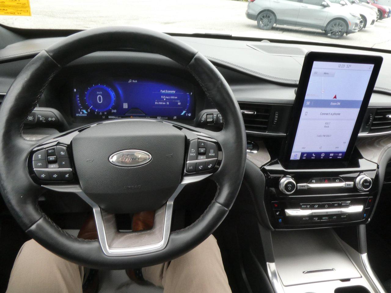 2022 Ford Explorer Platinum | Heated Seats | Backup Cam | Nav | Photo
