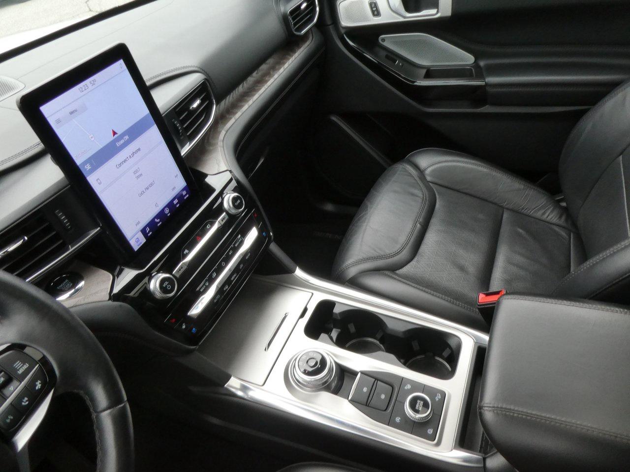 2022 Ford Explorer Platinum | Heated Seats | Backup Cam | Nav | Photo