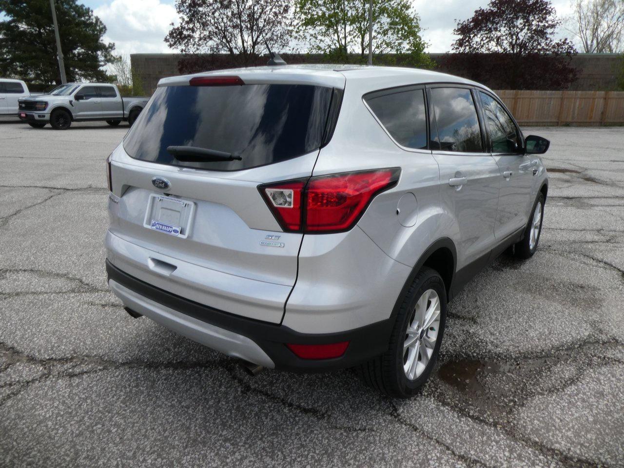 2019 Ford Escape SE | Heated Seats | Backup Cam | Nav | Photo