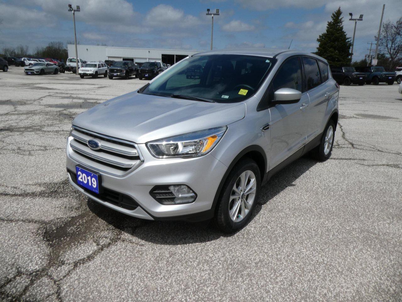 2019 Ford Escape SE | Heated Seats | Backup Cam | Nav | Photo0
