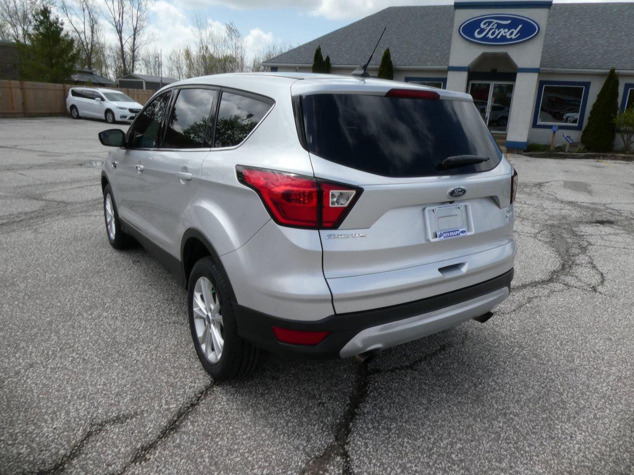 2019 Ford Escape SE | Heated Seats | Backup Cam | Nav | Photo