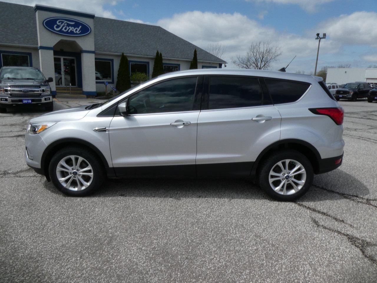 2019 Ford Escape SE | Heated Seats | Backup Cam | Nav | Photo