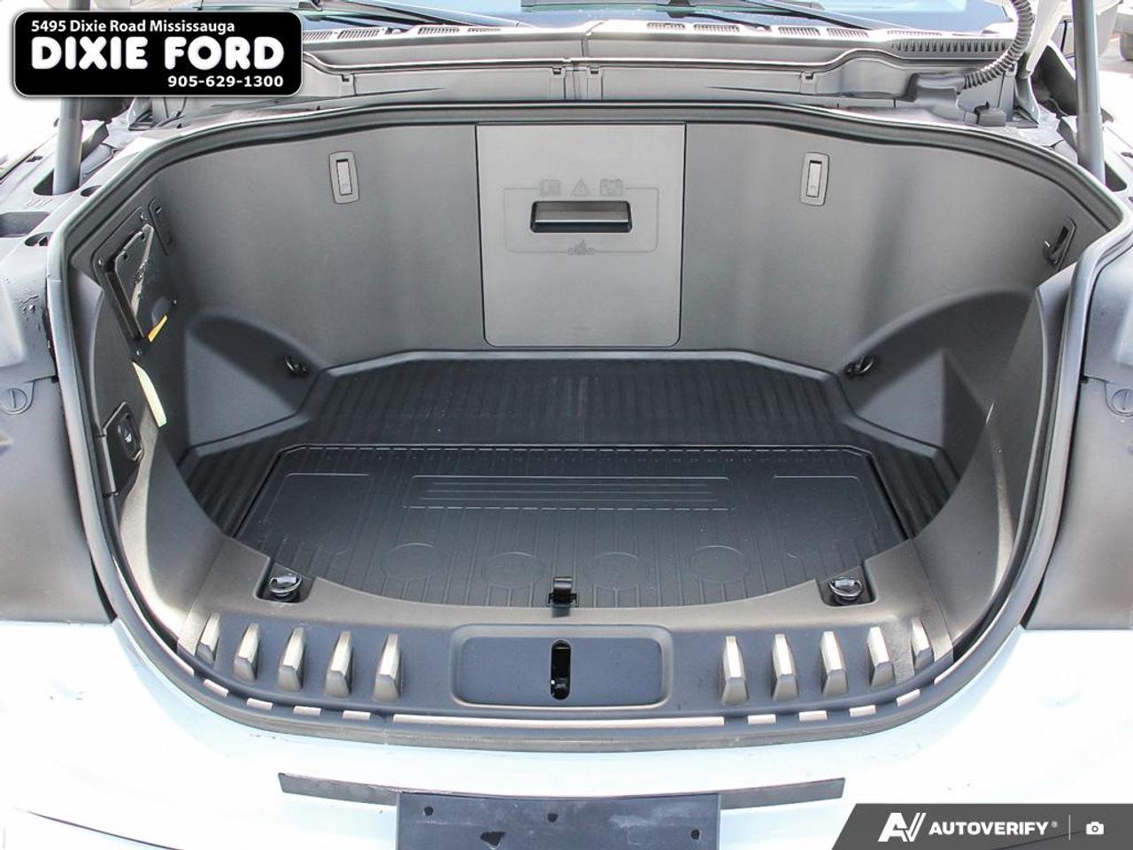 2025 Ford F-150 Lightning Flash Photo