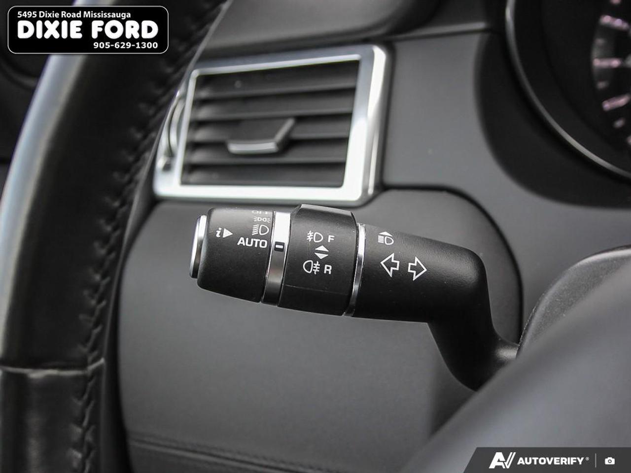 2016 Land Rover Discovery Sport HSE Photo