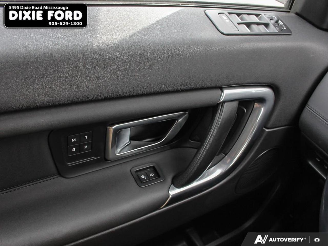 2016 Land Rover Discovery Sport HSE Photo
