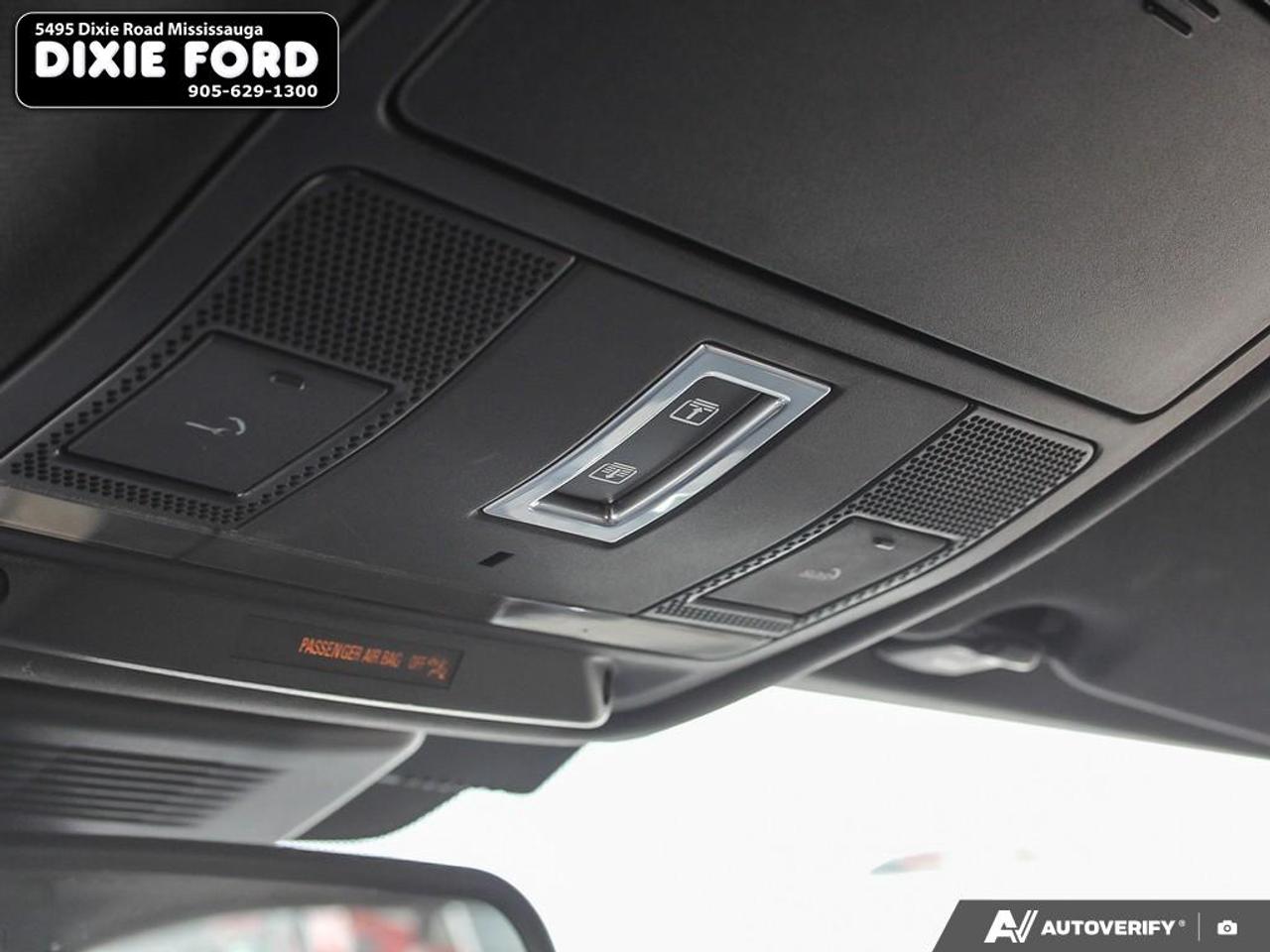 2016 Land Rover Discovery Sport HSE Photo