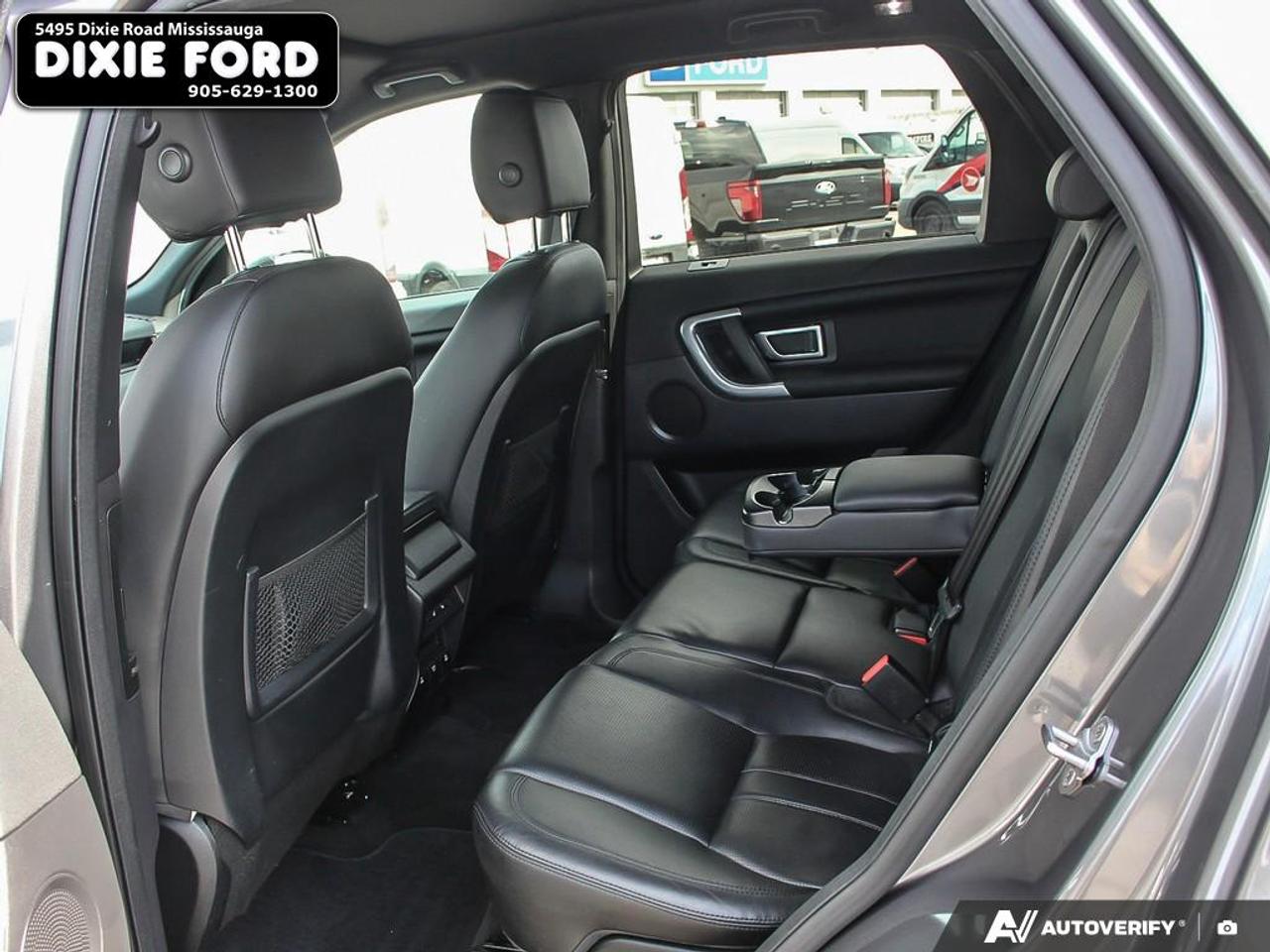 2016 Land Rover Discovery Sport HSE Photo