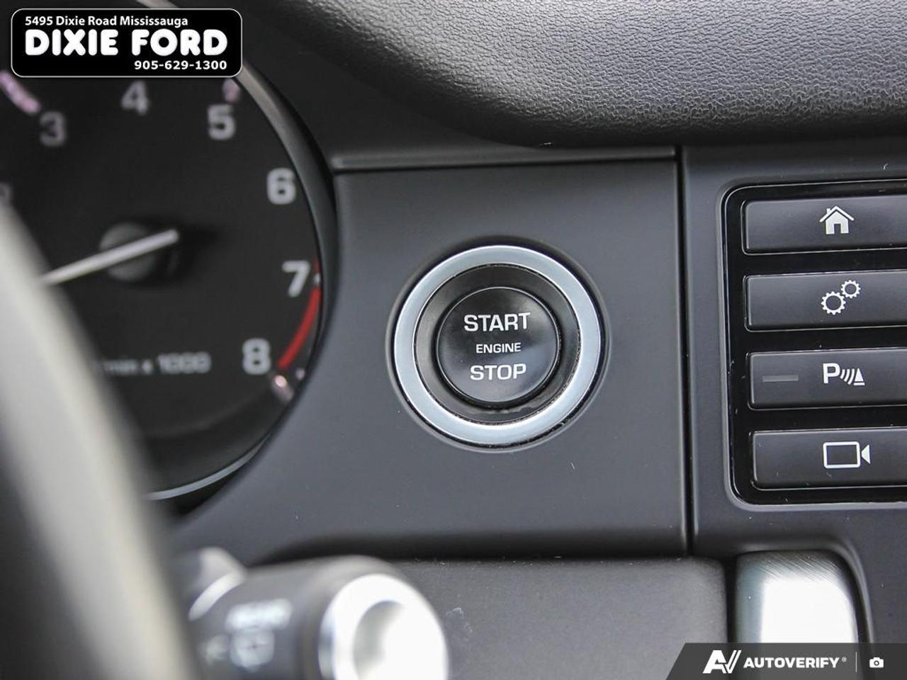 2016 Land Rover Discovery Sport HSE Photo