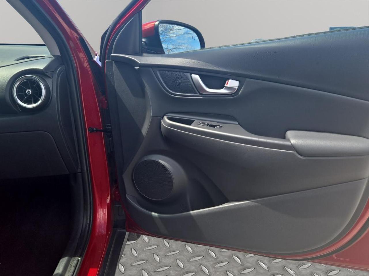 2023 Hyundai KONA Preferred Photo