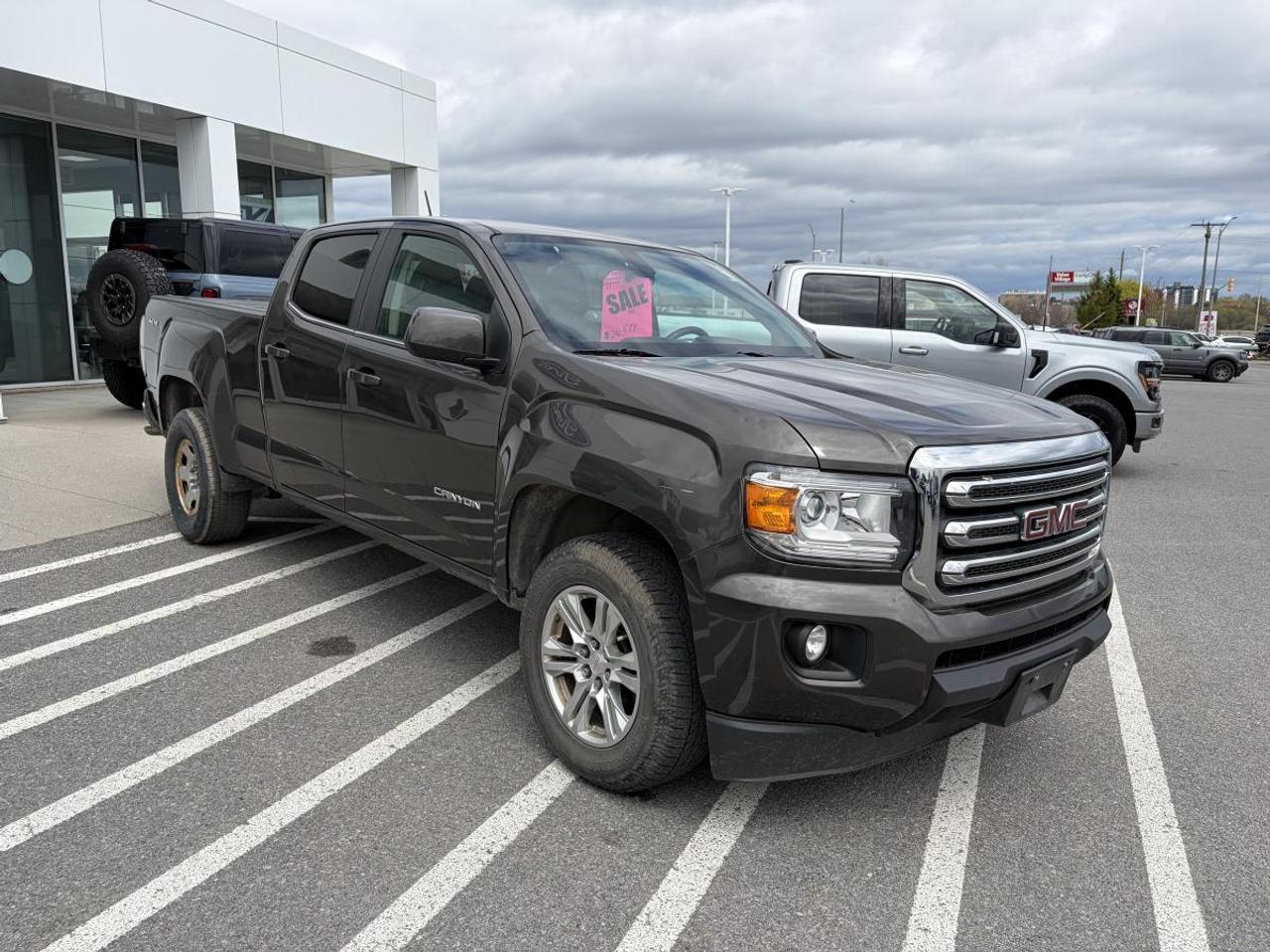 2019 GMC Canyon 4WD SLE Photo2