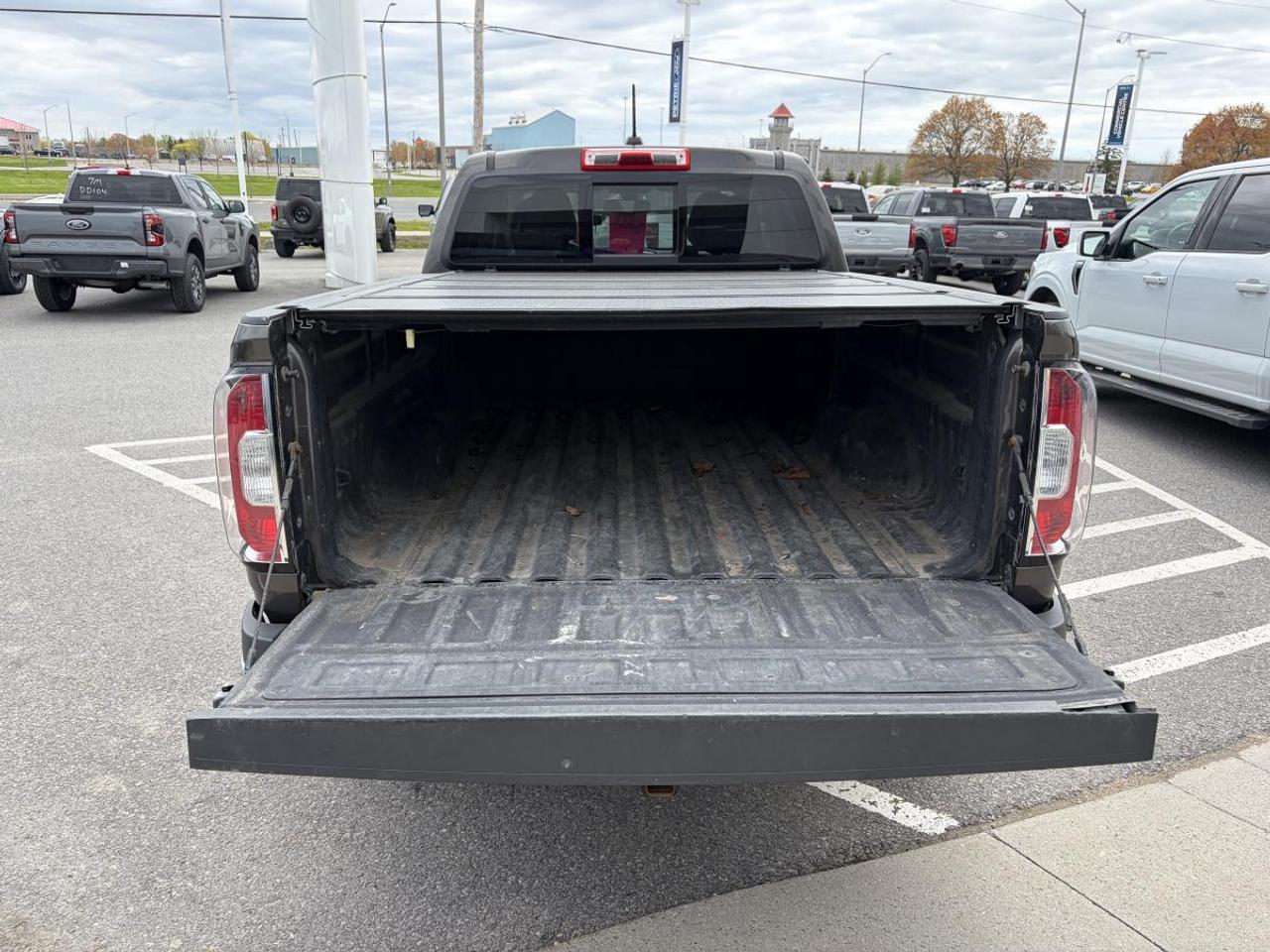 2019 GMC Canyon 4WD SLE Photo