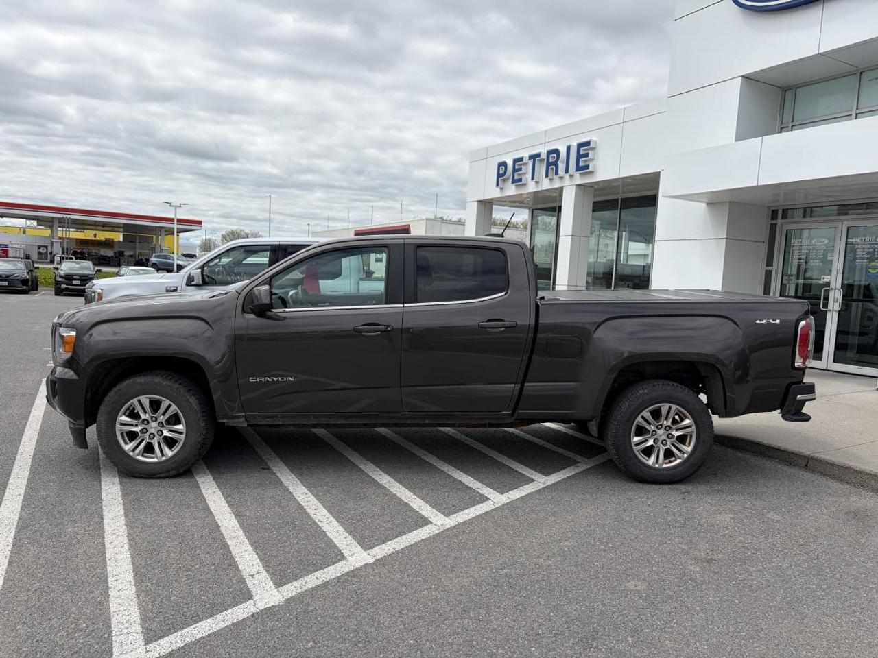 2019 GMC Canyon 4WD SLE Photo