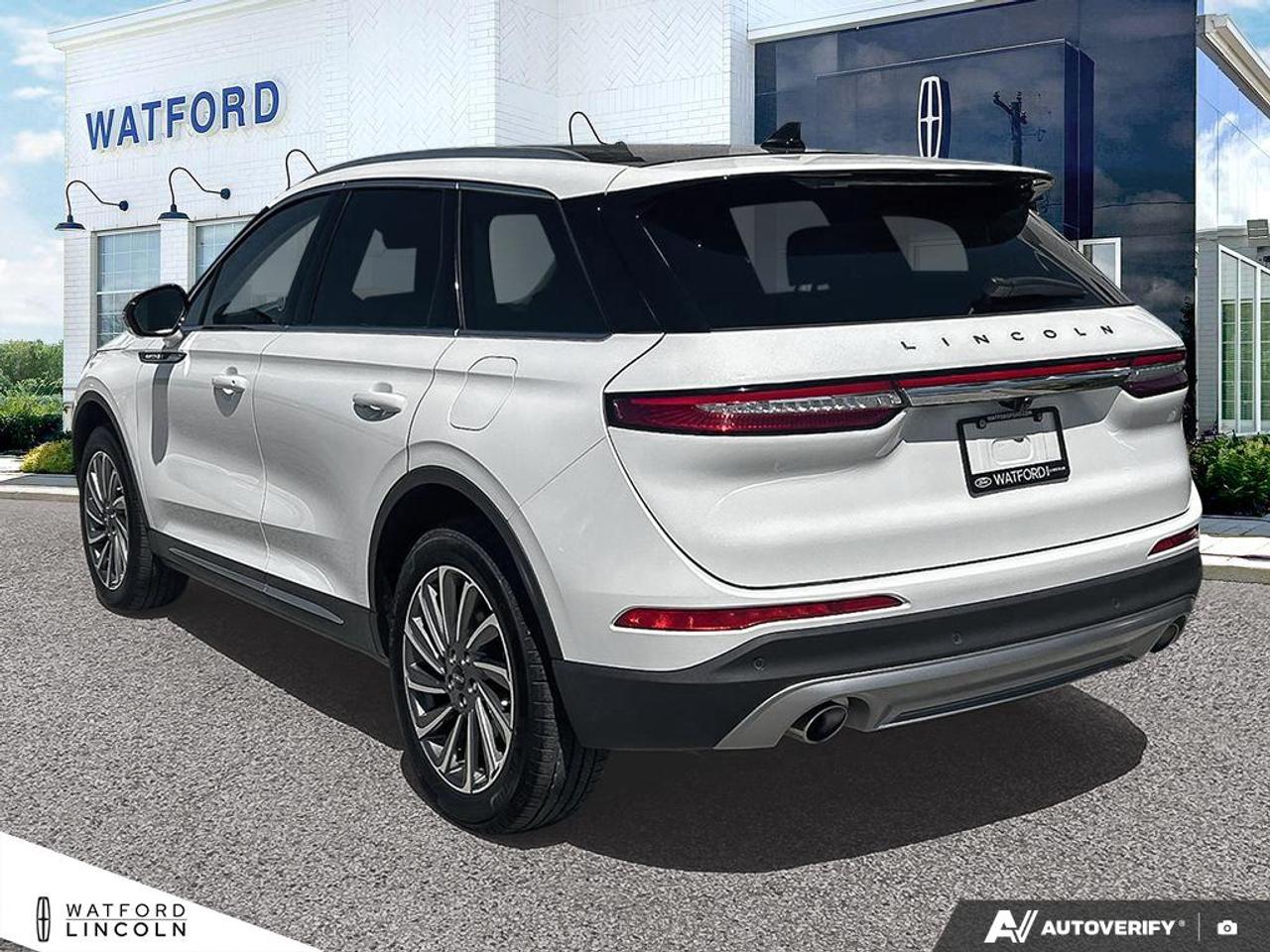 2023 Lincoln Corsair Reserve AWD Photo3