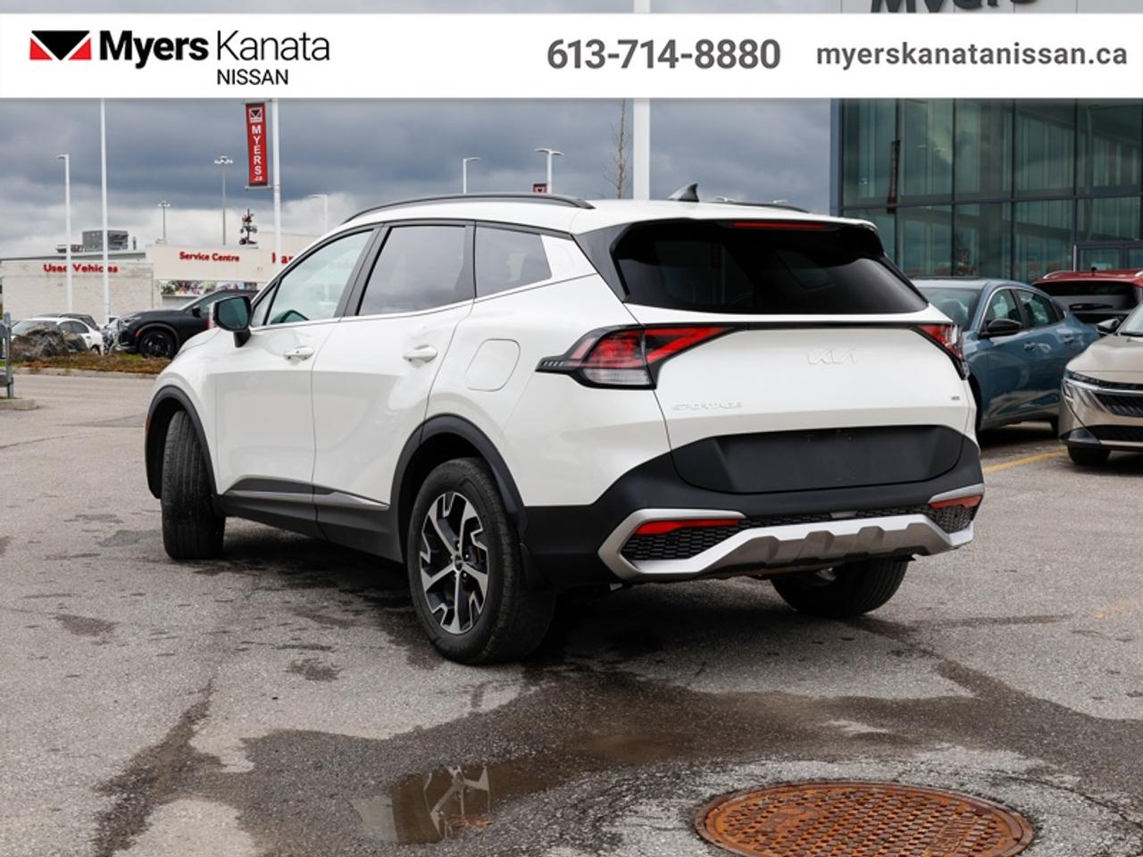 2023 Kia Sportage EX  - Sunroof -  Navigation - $178 B/W Photo3