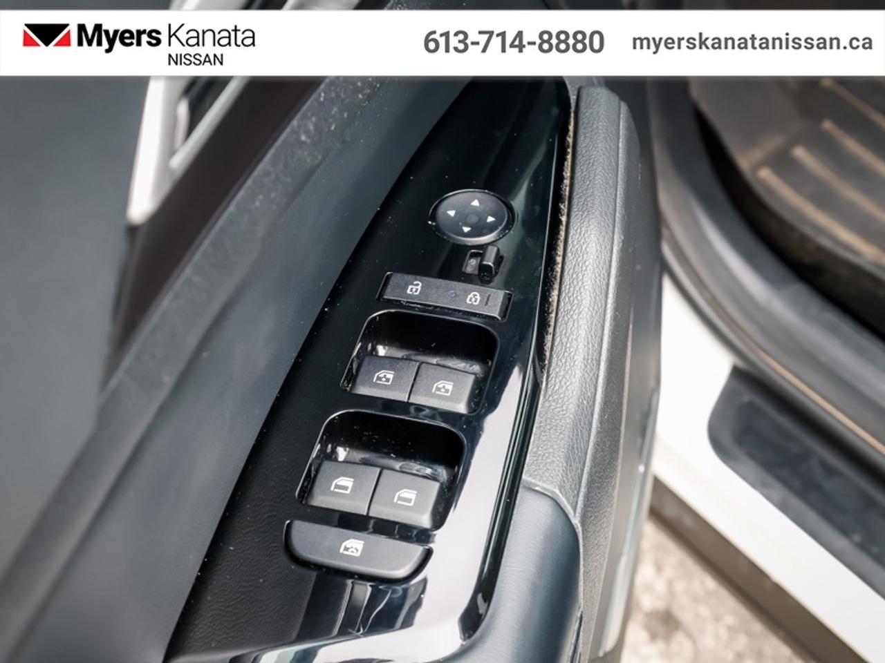 2023 Kia Sportage EX  - Sunroof -  Navigation - $178 B/W Photo