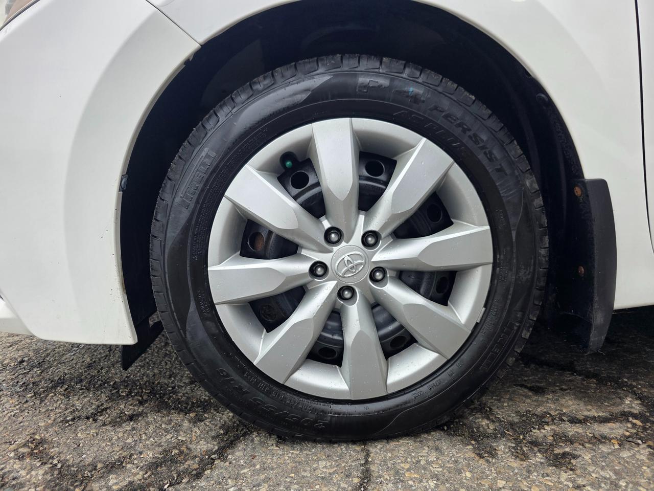 2016 Toyota Corolla NEW ARRIVAL | PLEASE CALL A HEAD Photo