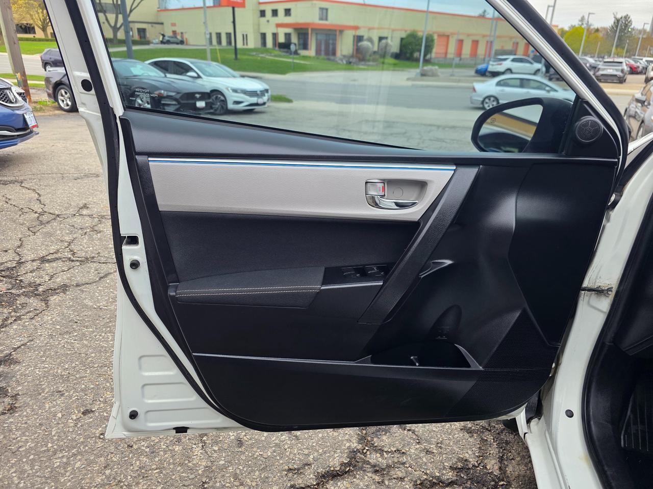 2016 Toyota Corolla NEW ARRIVAL | PLEASE CALL A HEAD Photo