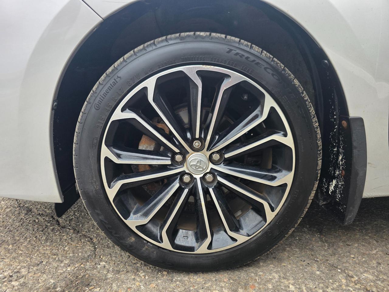 2016 Toyota Corolla Accident Free | LOW KMS | Sunroof | Heated Seats | Backup Camera Photo