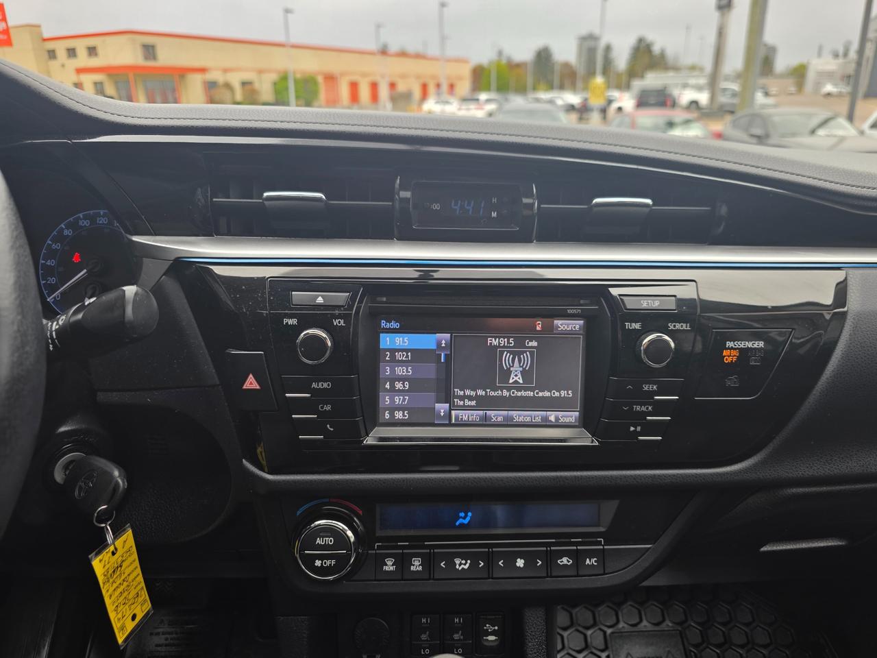 2016 Toyota Corolla Accident Free | LOW KMS | Sunroof | Heated Seats | Backup Camera Photo