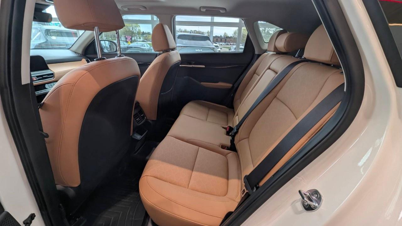 2024 Kia Seltos SX AWD w/Brown Interior Photo