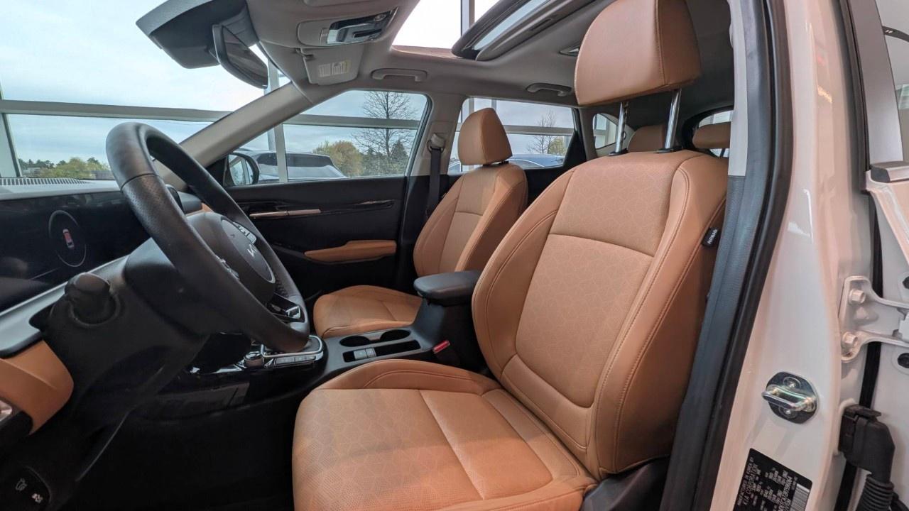2024 Kia Seltos SX AWD w/Brown Interior Photo