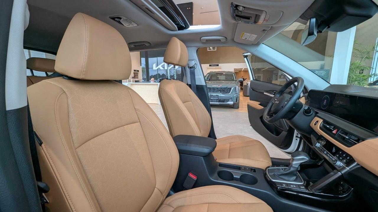2024 Kia Seltos SX AWD w/Brown Interior Photo